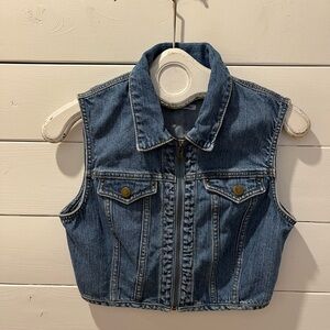 💙Urban Outfitters BDG – Cropped Denim Vest – Size M